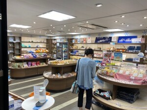 フェリー内売店