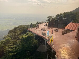 筑波山山頂駅広場