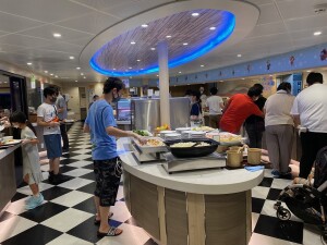 食堂バイキング会場