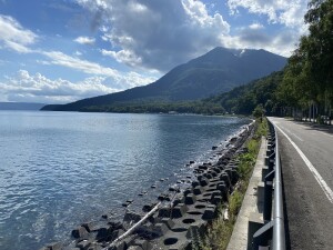 支笏湖湖岸道路